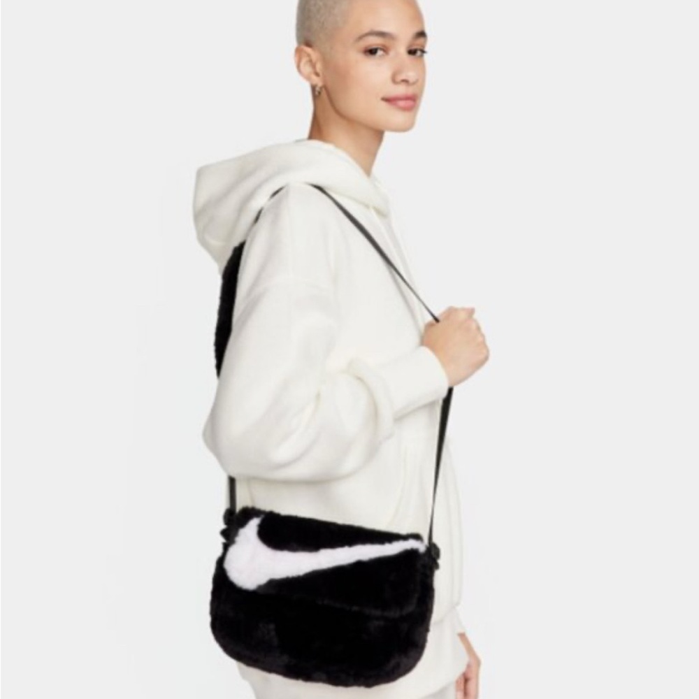 Nike Women's Black and White Crossbody Bag